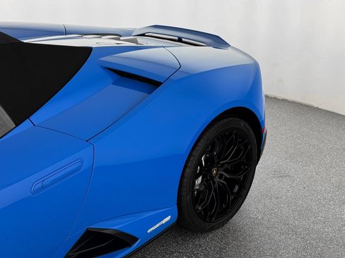 Used 2022 Lamborghini Huracan EVO image 42