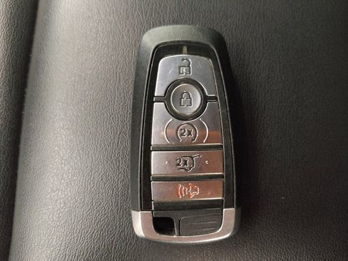 Used 2021 Ford Explorer XLT w/ Equipment Group 202A AWD/4WD image 32