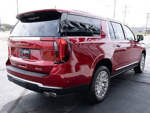 New 2026 GMC Yukon XL Denali w/ Sun & Power Step Package AWD/4WD image 5