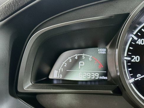 Used 2018 MAZDA MAZDA3 Touring FWD image 19