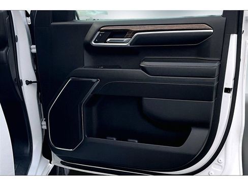 Used 2024 GMC Sierra 1500 SLE image 25