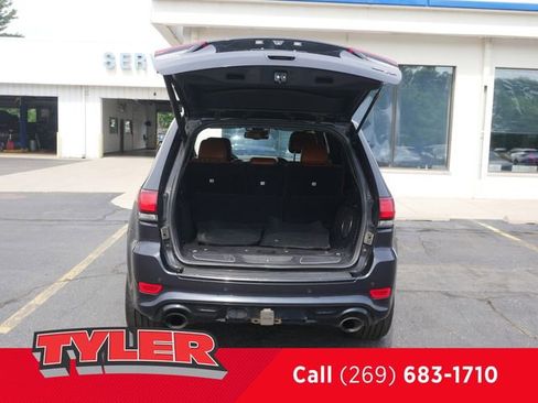 Used 2016 Jeep Grand Cherokee SRT AWD/4WD image 15