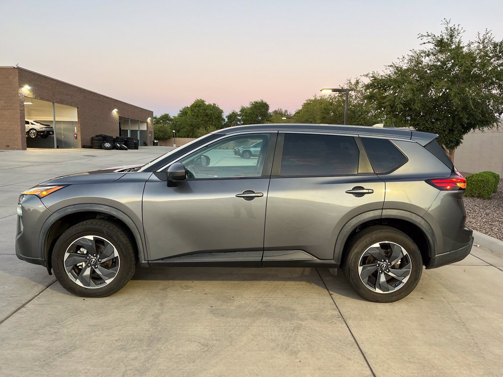 Used 2024 Nissan Rogue SV FWD image 10
