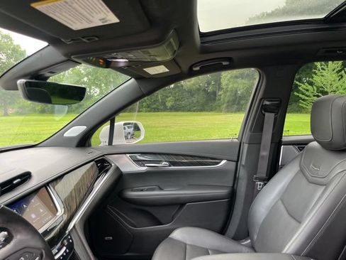 Used 2020 Cadillac XT6 Premium Luxury FWD image 17