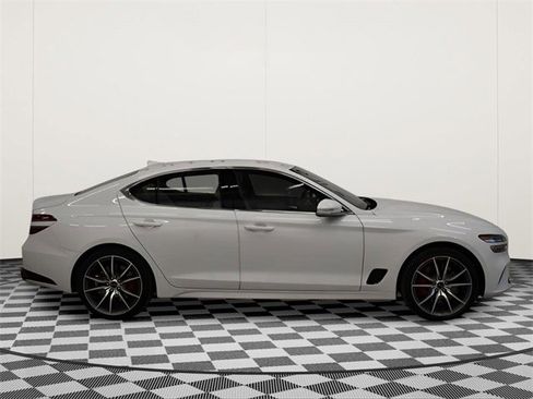 Used 2025 Genesis G70 2.5T image 2