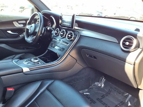 Used 2018 Mercedes-Benz GLC 300 w/ AMG Line image 27