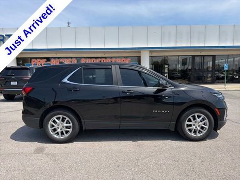 Used 2022 Chevrolet Equinox LT FWD image 2