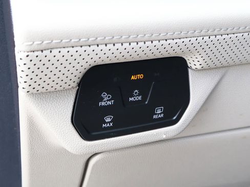 Used 2024 Volkswagen Atlas SEL Premium R-Line AWD/4WD image 25