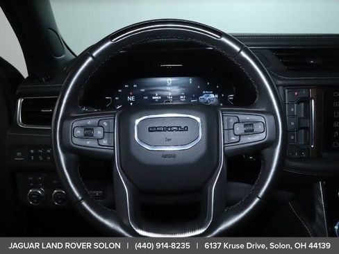 Used 2023 GMC Yukon XL Denali Ultimate AWD/4WD image 21