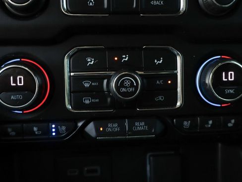 Used 2021 Chevrolet Suburban High Country AWD/4WD image 45