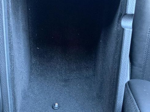 Used 2019 Jeep Grand Cherokee Limited image 17