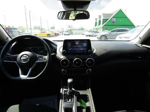 Used 2022 Nissan Sentra SV FWD image 9