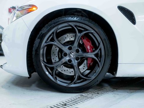 Used 2017 Alfa Romeo Giulia Quadrifoglio image 34