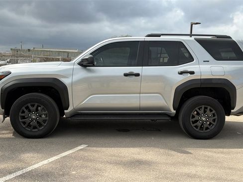 Used 2025 Toyota 4Runner SR5 image 10