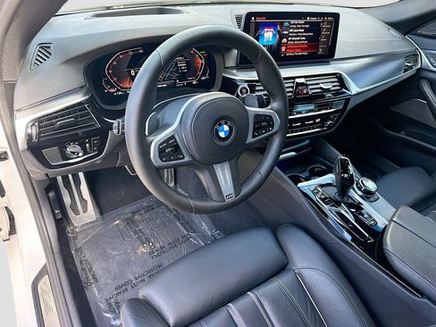 Used 2021 BMW 540i w/ Executive Package image 9