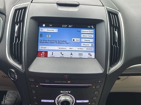 Used 2018 Ford Edge Titanium w/ Equipment Group 302A FWD image 10