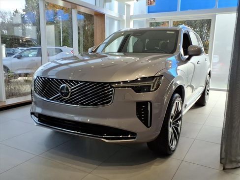 New 2026 Volvo XC90 B6 Plus w/ Protection Package Premier image 3