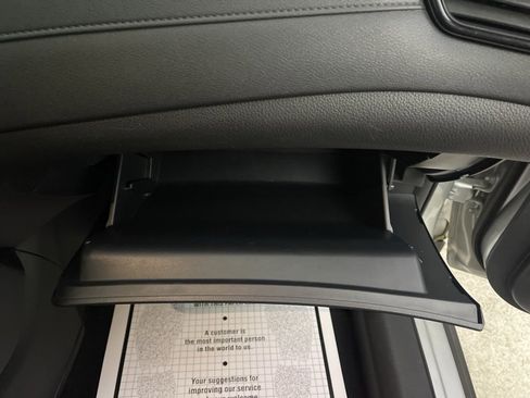 Used 2019 Nissan Rogue SV image 39