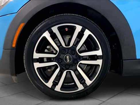 Used 2019 MINI Cooper S w/ Signature Upholstery Package image 10