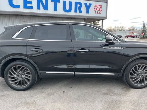 Used 2019 Lincoln Nautilus Reserve image 13