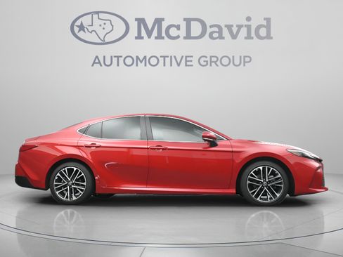 Used 2025 Toyota Camry XLE w/ Premium Package FWD image 32