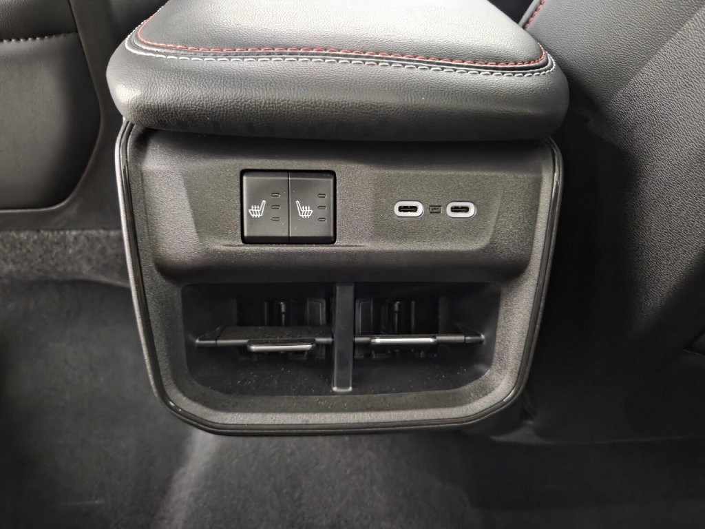 Used 2024 Dodge Charger Daytona Scat Pack w/ Plus Group AWD/4WD image 30
