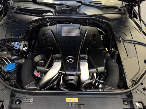 Used 2015 Mercedes-Benz S 550 Sedan image 39