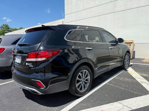 Used 2017 Hyundai Santa Fe SE AWD/4WD image 6
