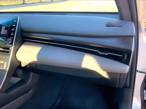 Used 2020 Toyota Avalon XLE image 18