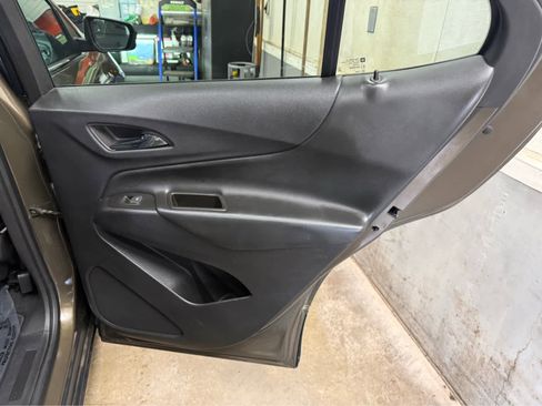 Used 2023 Chevrolet Equinox LT image 14