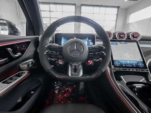 New 2025 Mercedes-Benz GLC 43 AMG 4MATIC image 9