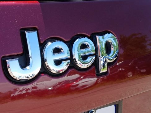 Used 2021 Jeep Cherokee Limited AWD/4WD image 34