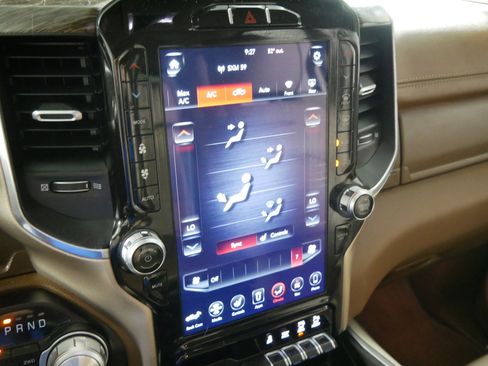 Used 2020 RAM 1500 Laramie AWD/4WD image 23