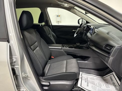 Used 2024 Nissan Rogue SV AWD/4WD image 21