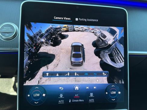 Used 2022 Mercedes-Benz S 580 4MATIC Sedan w/ AMG Line Package image 16