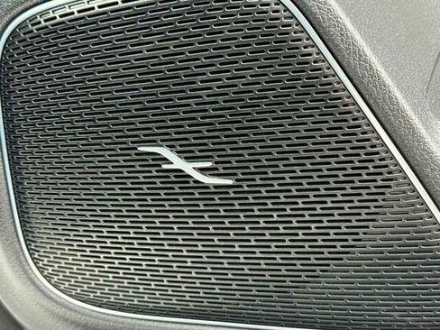 Used 2025 Mercedes-Benz GLA 250 4MATIC image 23