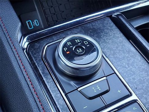 Used 2024 Ford Expedition Limited image 22