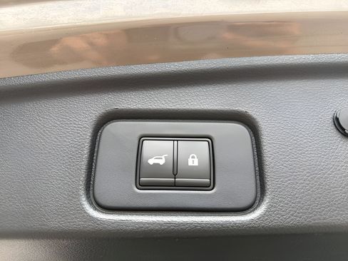 Certified 2023 Nissan Pathfinder Platinum w/ Cargo Package AWD/4WD image 13