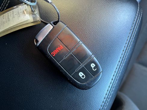 Used 2023 Dodge Durango SXT image 21