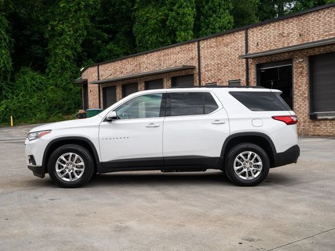 Used 2020 Chevrolet Traverse LT FWD image 4