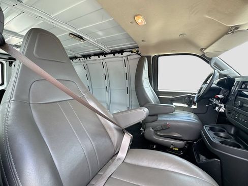 Used 2025 GMC Savana 2500 w/ Driver Convenience Package RWD image 24