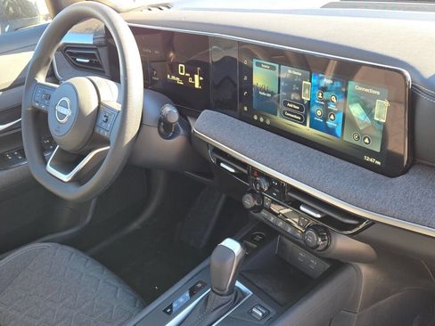 Used 2026 Nissan Kicks SV w/ Interior Electronics Package AWD/4WD image 5