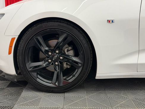 Used 2021 Chevrolet Camaro LT RWD image 17