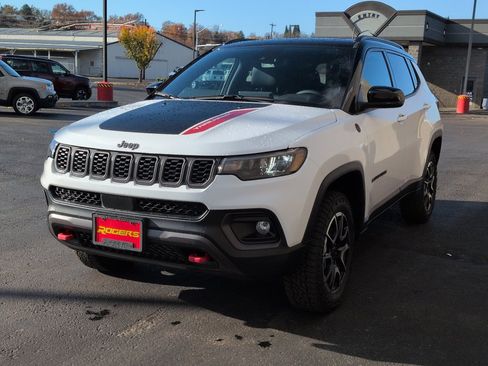 New 2026 Jeep Compass Trailhawk image 3