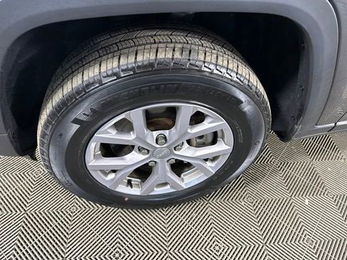 Used 2022 Jeep Grand Cherokee L Limited image 10