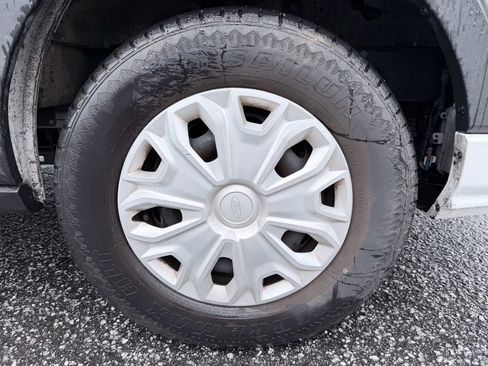 Used 2023 Ford Transit 350 XLT image 15