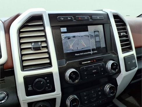 Used 2020 Ford F150 Platinum w/ Equipment Group 701A Luxury AWD/4WD image 24