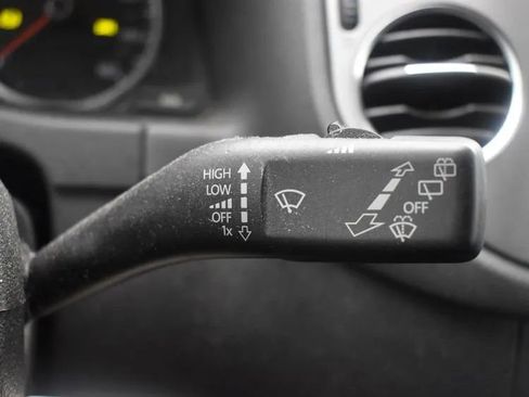 Used 2009 Volkswagen Tiguan SEL image 25