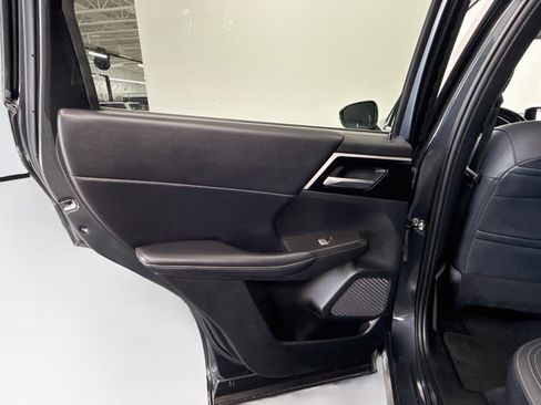 Used 2024 Mitsubishi Outlander SE AWD/4WD image 27
