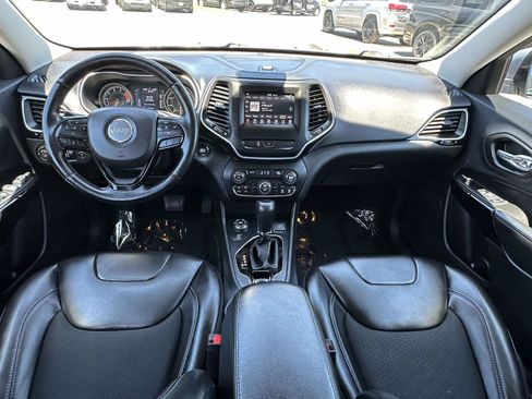 Used 2020 Jeep Cherokee Latitude Plus AWD/4WD image 7